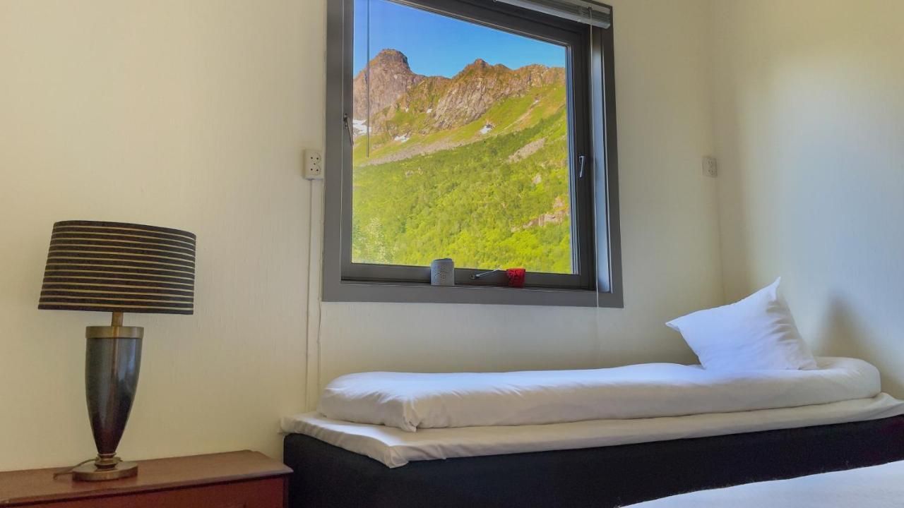 Lofoten Red Villa Laupstad Exterior photo
